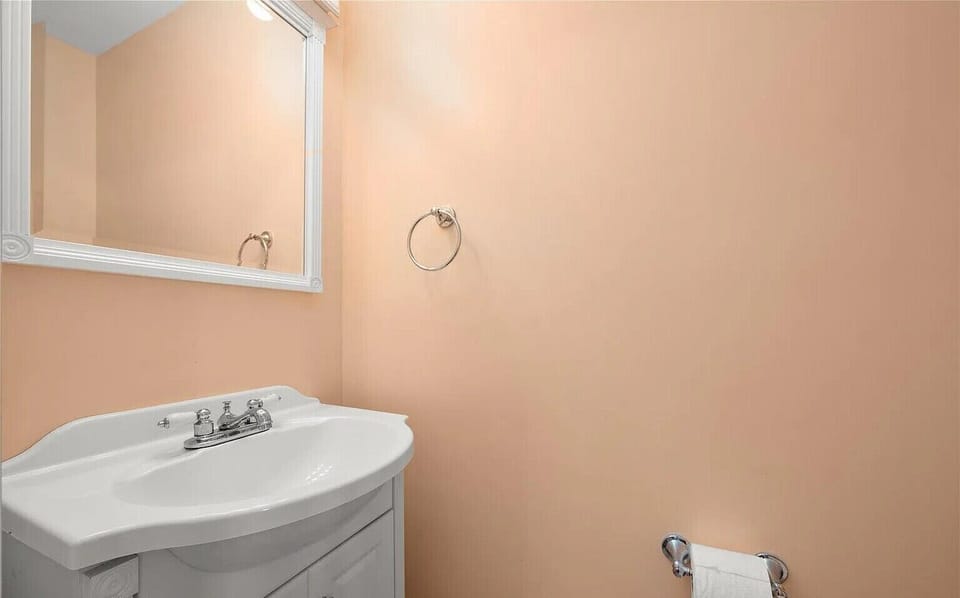 Level 1 Half Bathroom