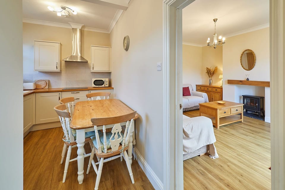 Wardman Crescent, Redcar - Host & Stay