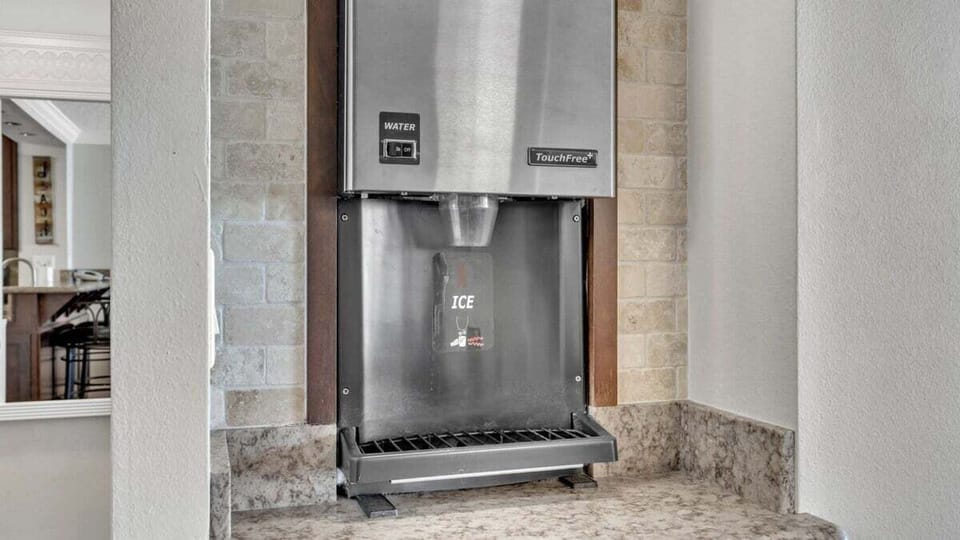 Condo comes with a Ice machine!