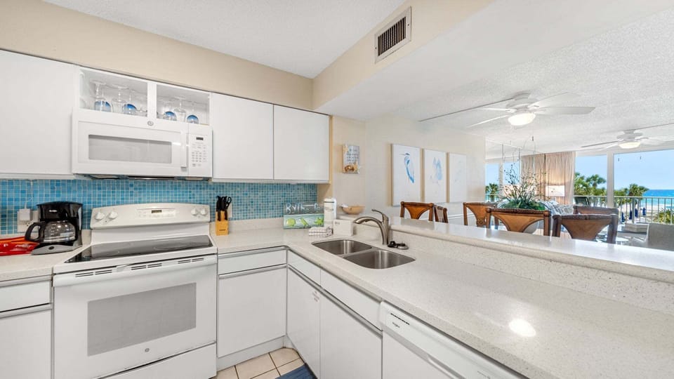 All white kitchen! Beautiful!