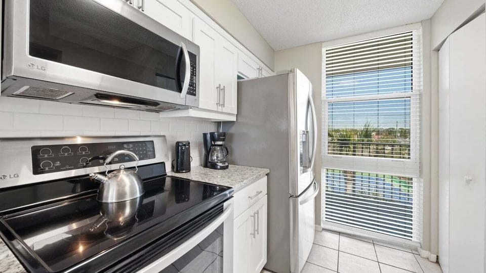 We love a kitchen with a window!