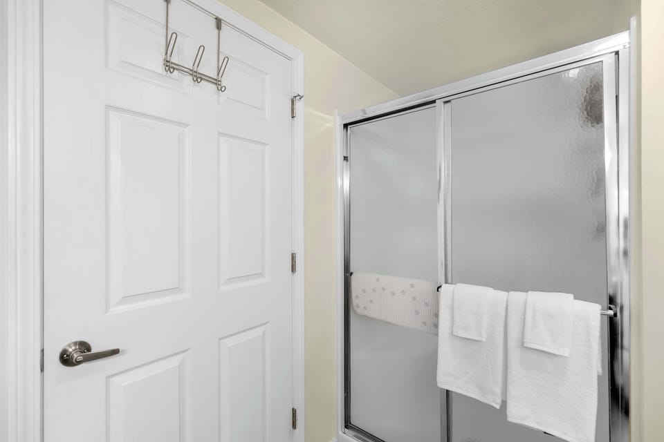 Ensuite bathroom with separate shower, and tub 