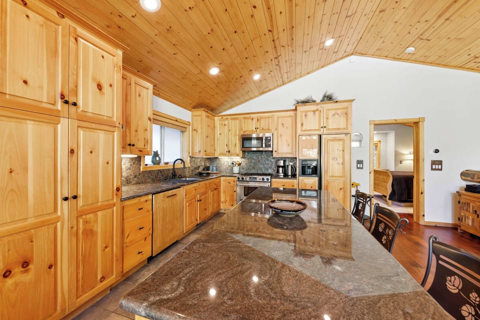 Fully furnished and equipped kitchen