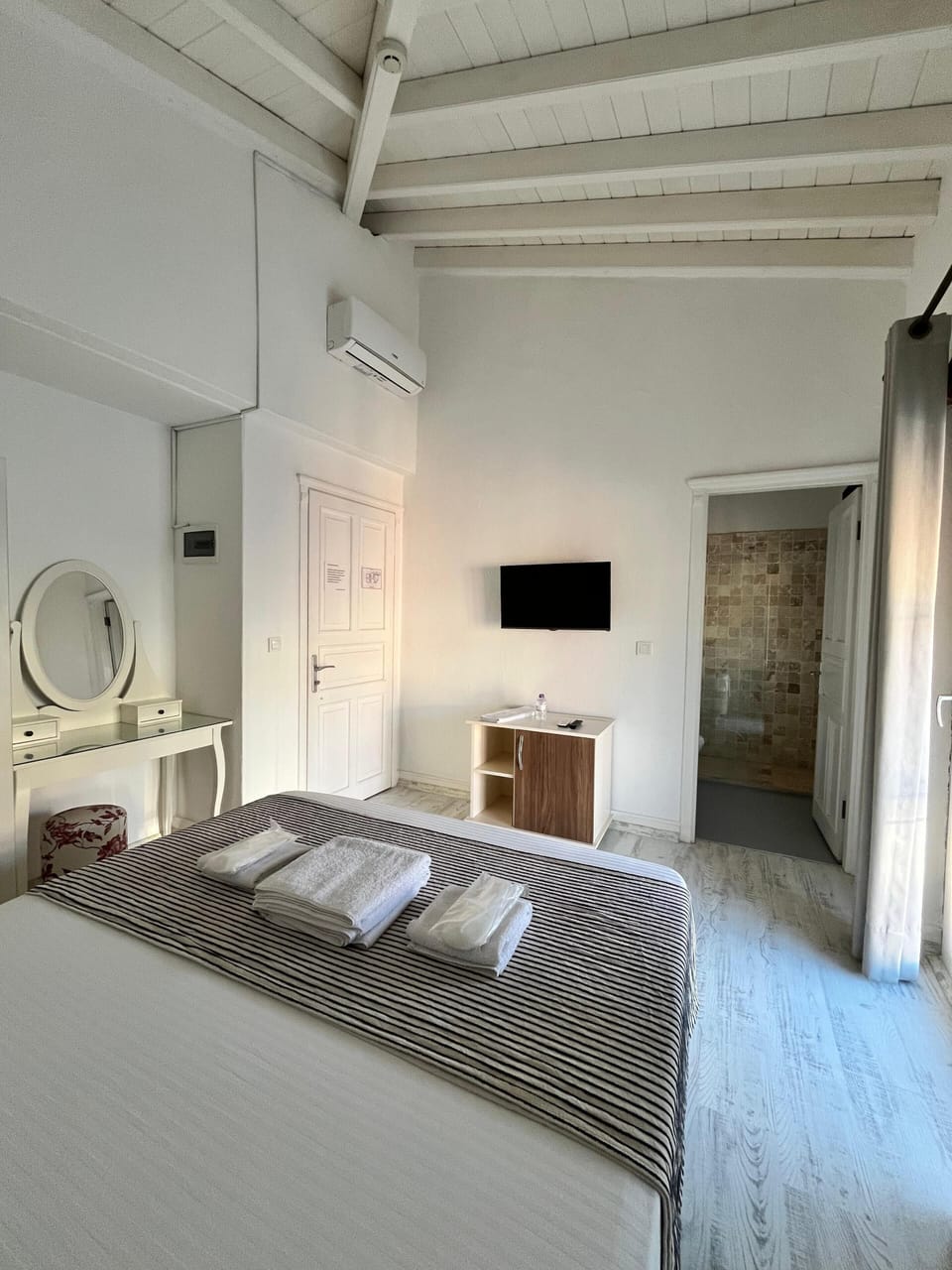 Deluxe Double Room | Egyptian cotton sheets, premium bedding, in-room safe