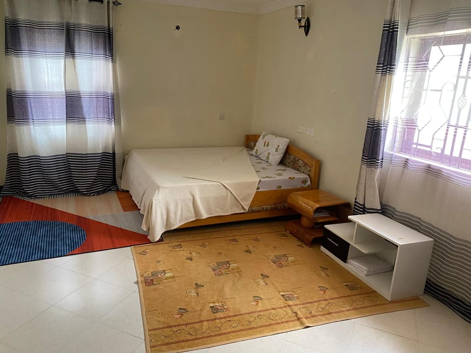 Superior Room | Desk, laptop workspace, iron/ironing board, free WiFi