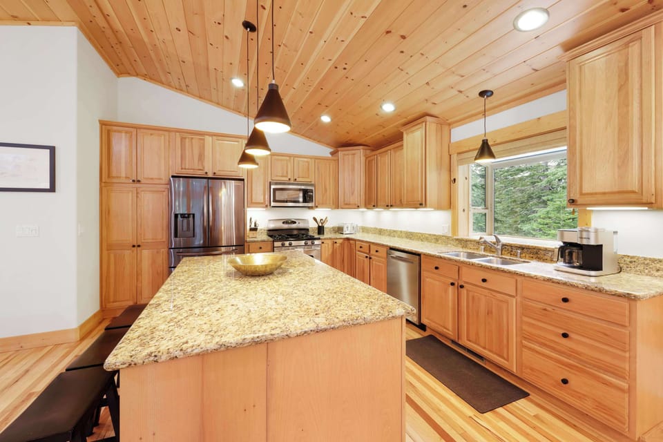 Fully furnished and equipped kitchen