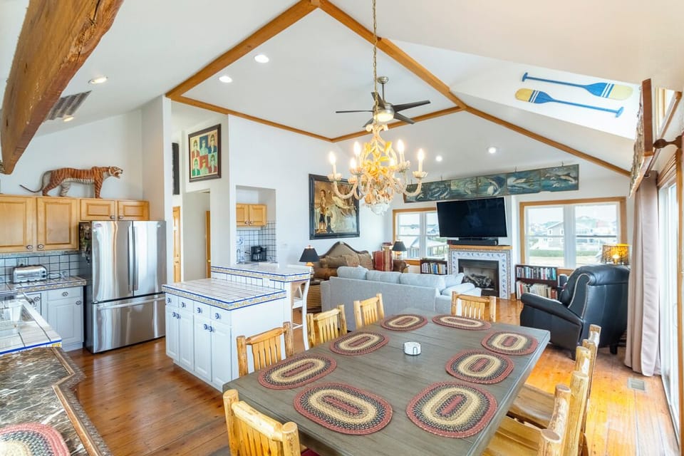 Top Level Dining Area
