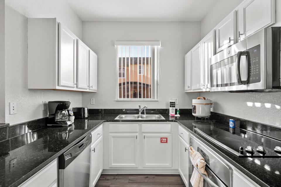 Fully-equipped kitchen