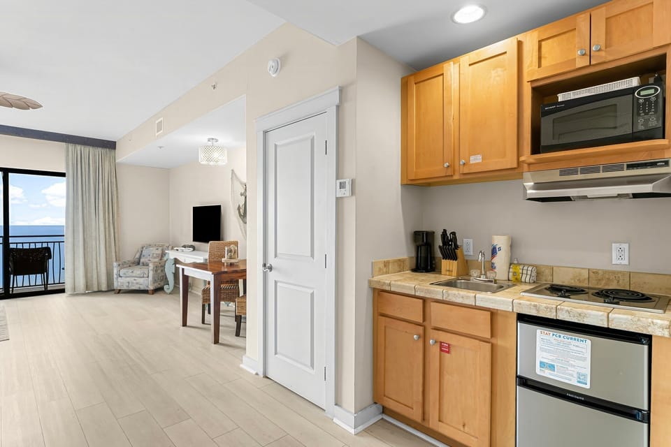 4-15100 Front Beach Rd 1220-2