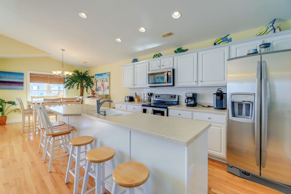 Kitchen | Blender | Slow Cooker | Main Floor