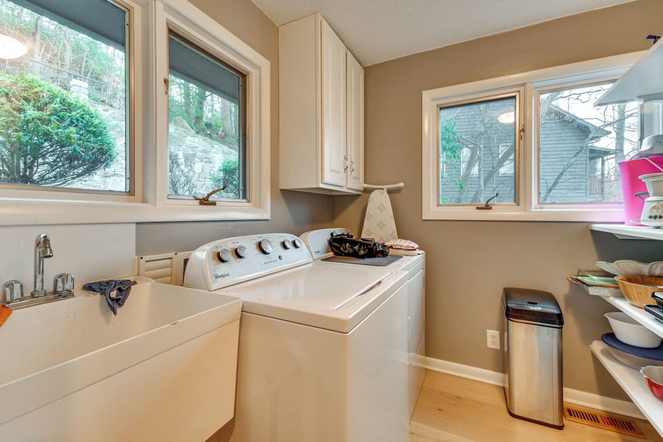 Laundry Room | Main Level