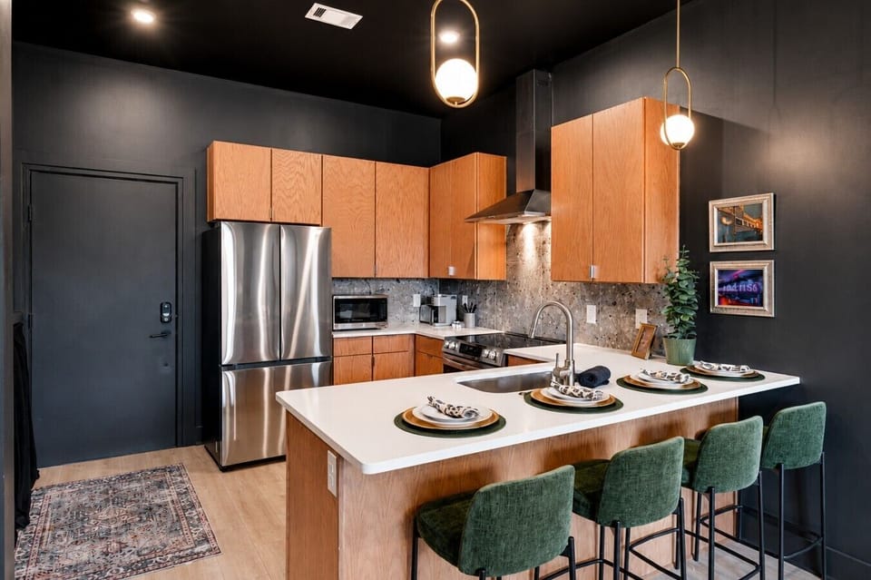 Lischey- Kitchen + Dining Area