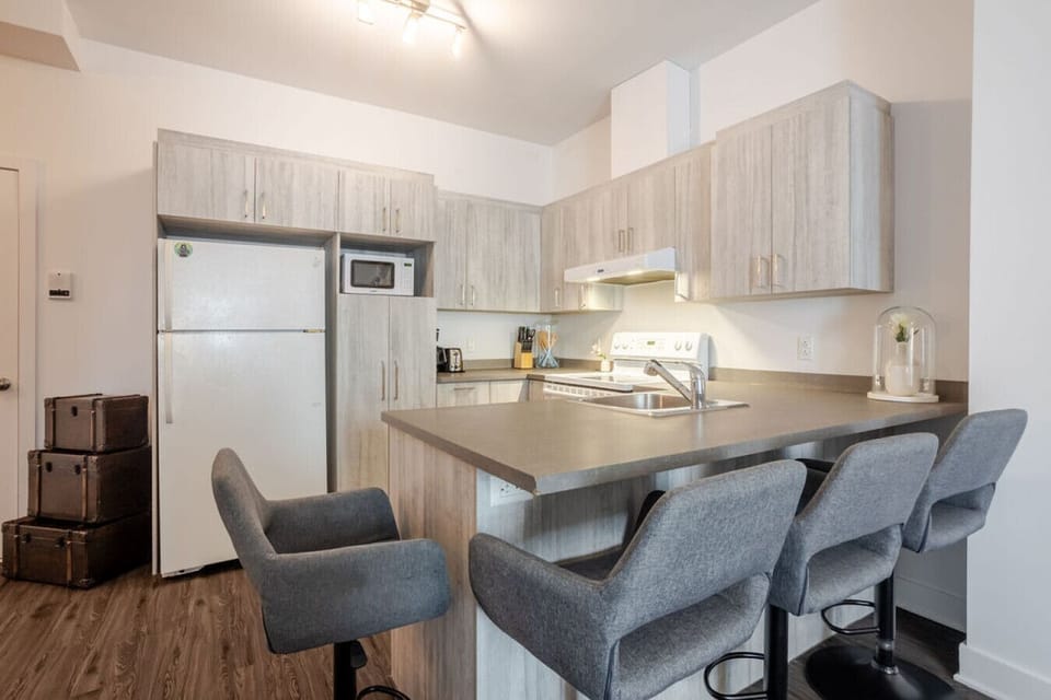 Kitchen / Dining area