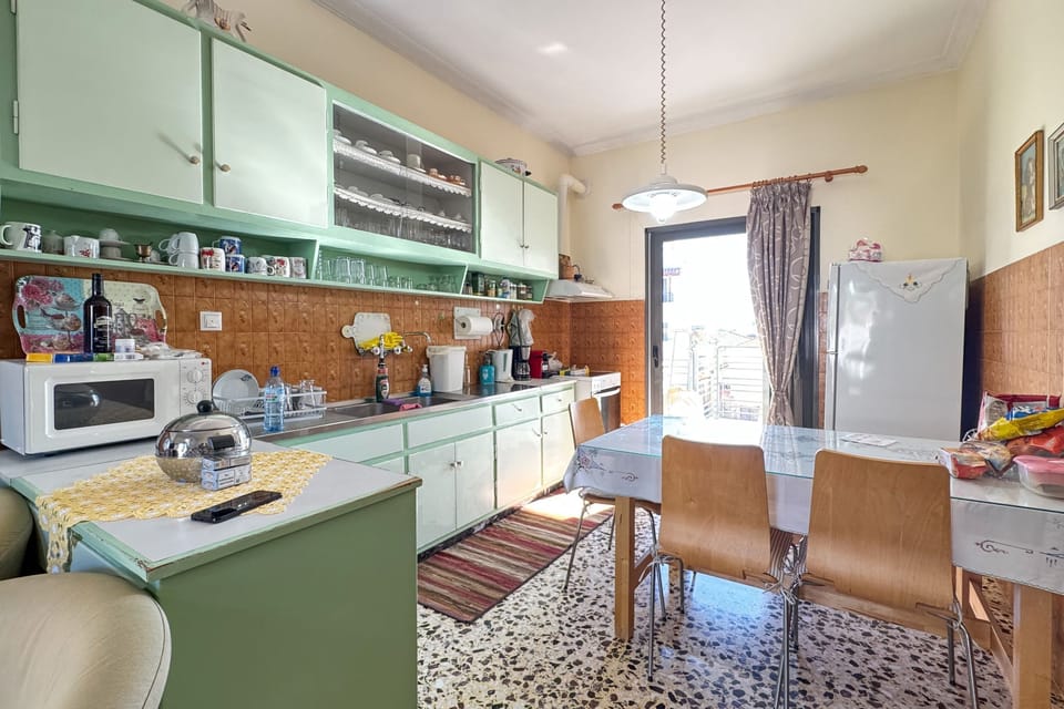 Kitchen and dining area