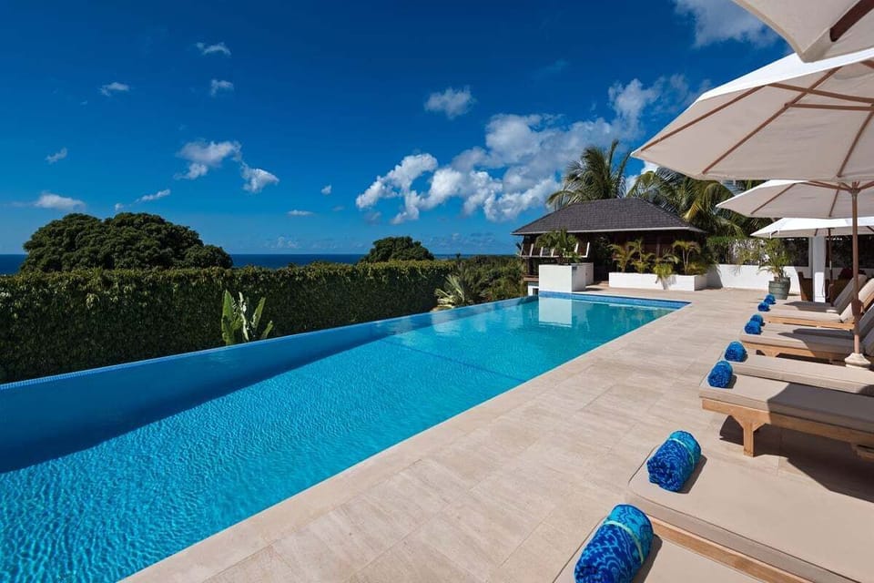 Tom Tom - Sea and pool views