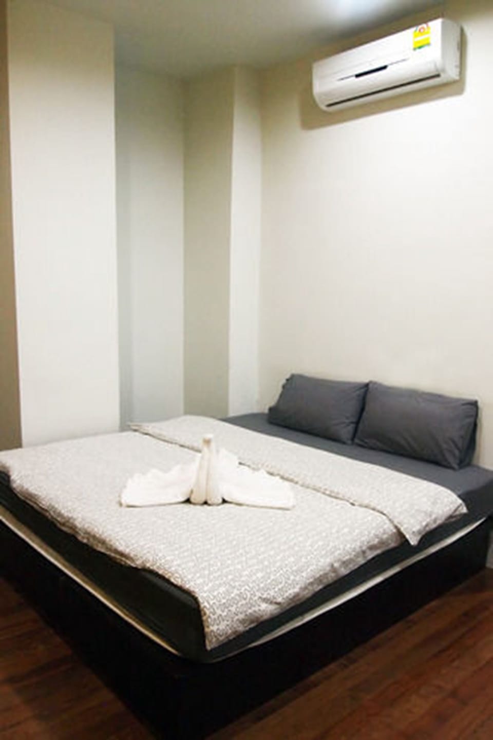 Superior Room, 2 Twin Beds | Desk, laptop workspace, iron/ironing board, free WiFi