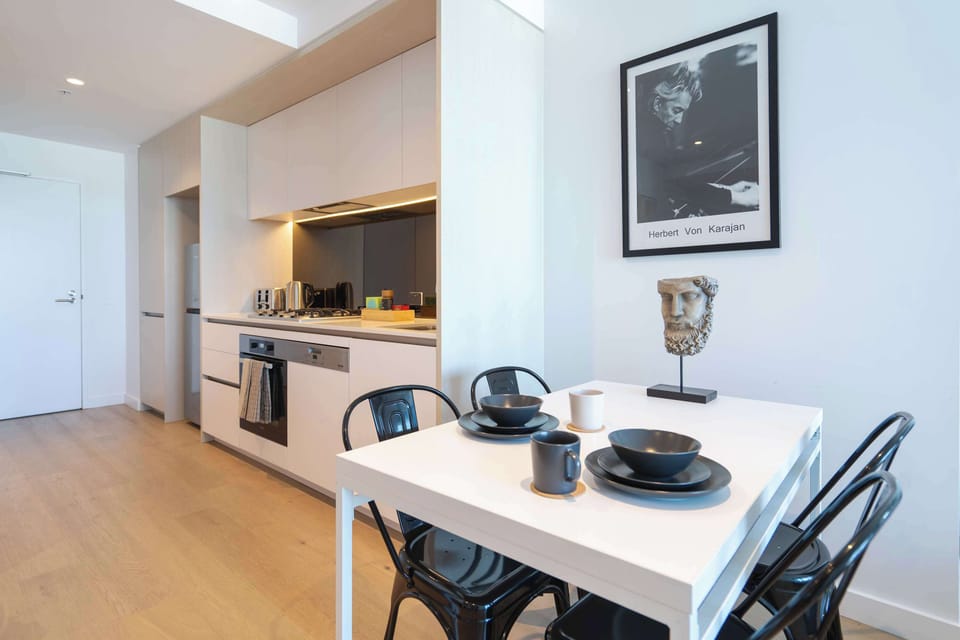 Dining table seats 4