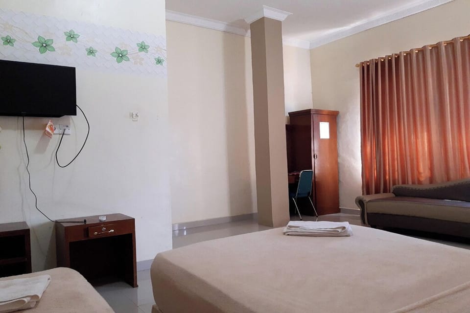 Deluxe Twin Room | Minibar, free WiFi, bed sheets