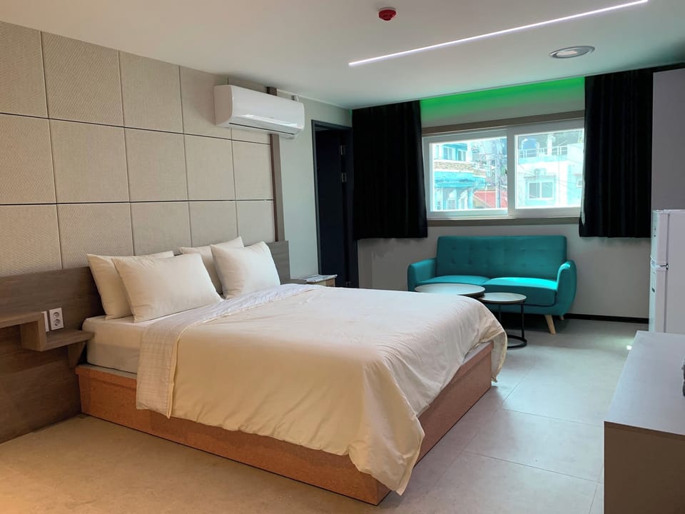 Superior Room | In-room safe, desk, iron/ironing board, free WiFi