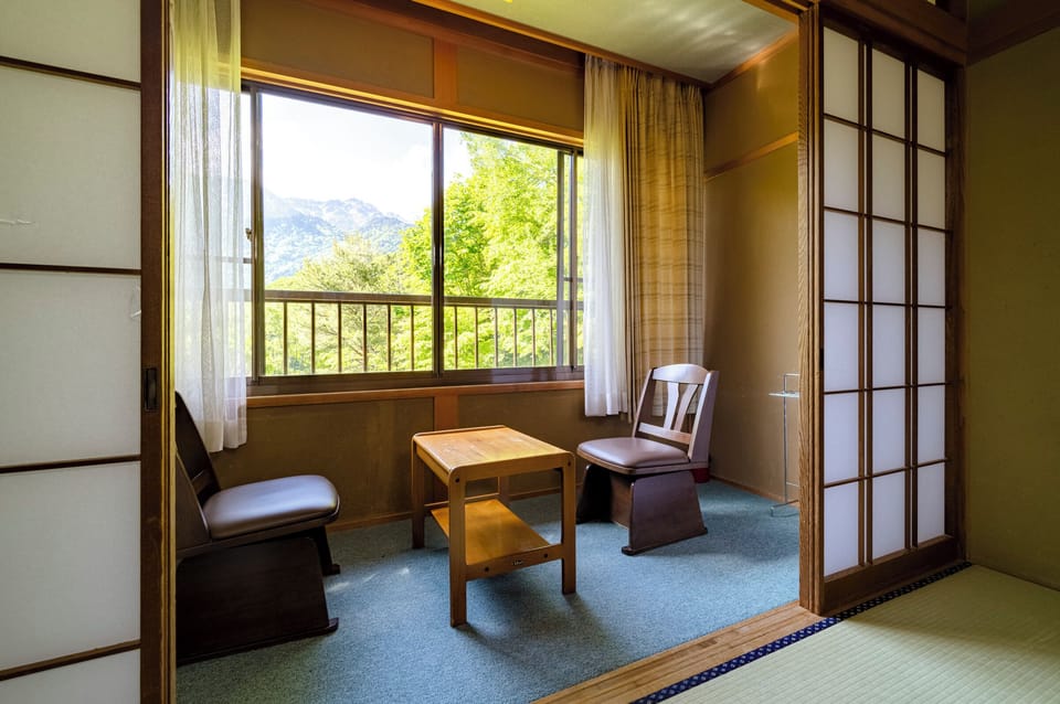 Down comforters, in-room safe, blackout drapes, free WiFi
