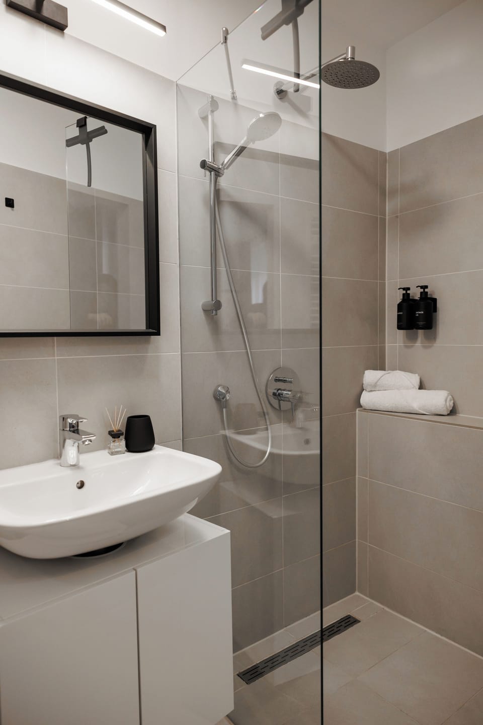 Luxury Apartment, Courtyard View | Bathroom