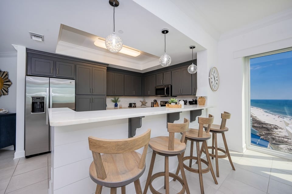 Condo, 4 Bedrooms | Private kitchen | Coffee/tea maker, fridge, oven