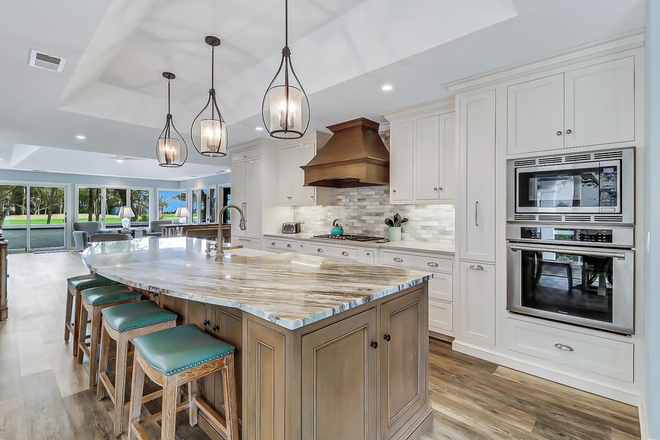 32 Full Sweep | Kitchen