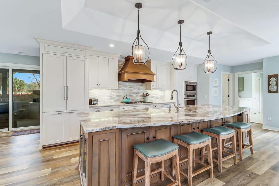 32 Full Sweep | Kitchen