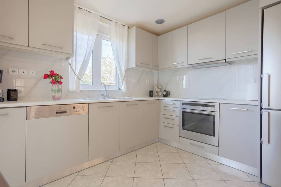 Kitchen space available on site – Bright cabinetry and countertops providing functionality and comfort.