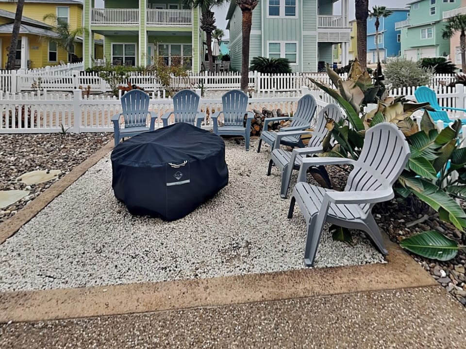 Outdoor Fire Pit Area