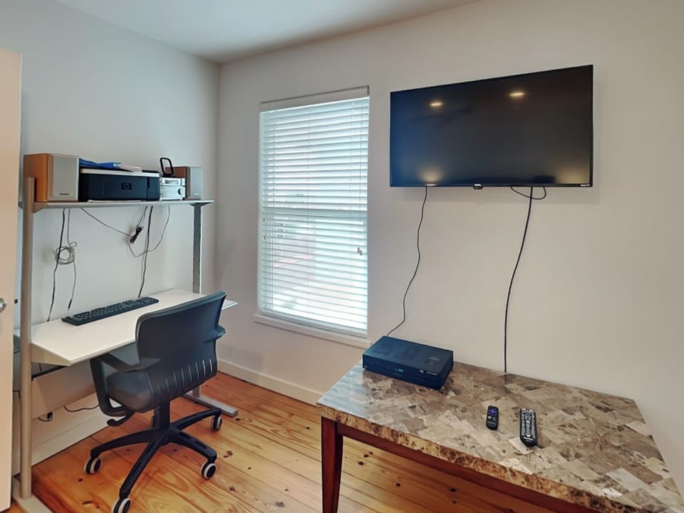 Detached Floor - Primary Bedroom - Desk & Tv