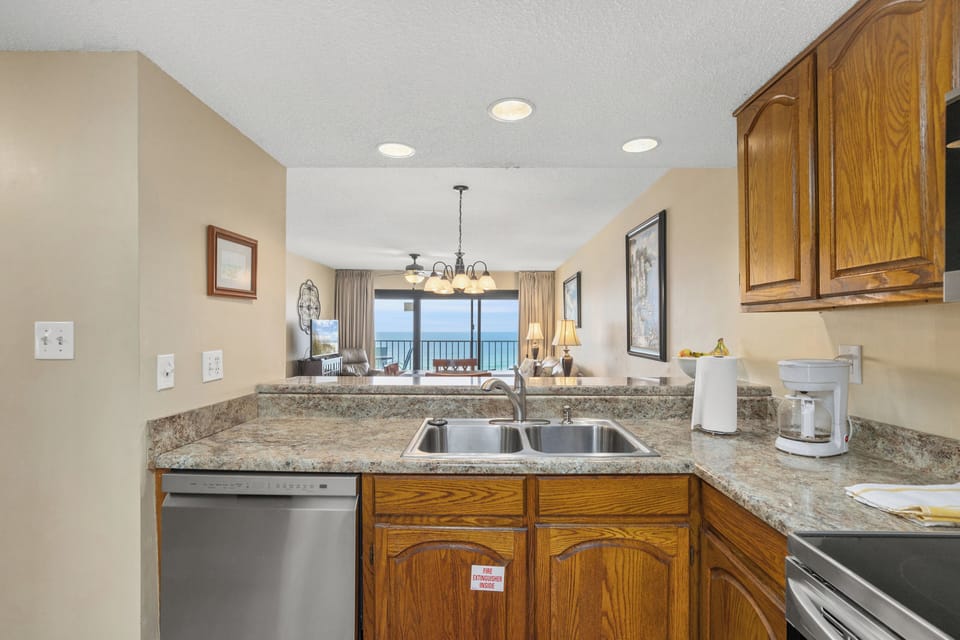 Kitchen - Full kitchen