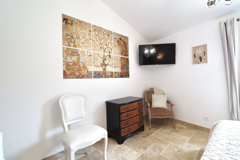 Deluxe Double Room, Garden View | Free WiFi