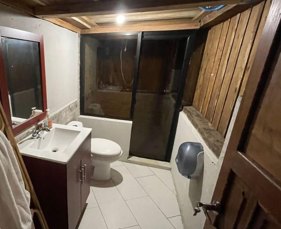 Cabin-Style Family Suite with Private Terrace | Bathroom | Shower, rainfall showerhead, free toiletries, towels