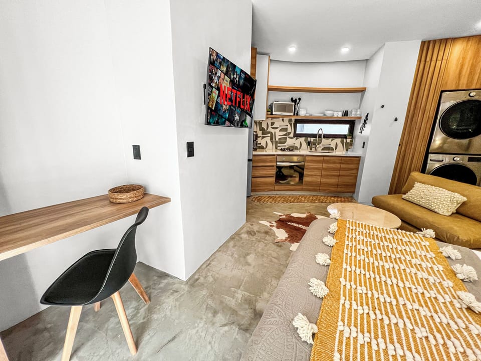 Chic Work Space in a Welcoming Studio: Perfect for remote work.