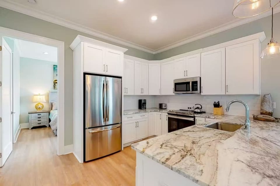Large Chefs Kitchen