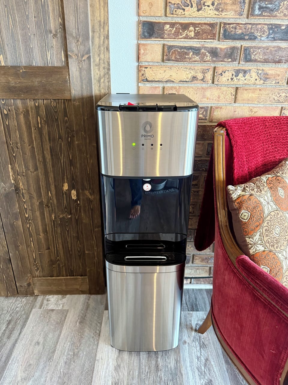 There is now a Primo water dispenser, for your hot and cold drinking pleasure!
