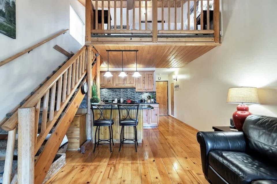 Living Room / Kitchen