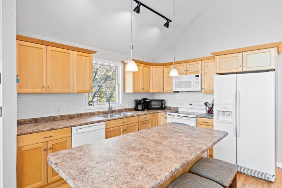 Kitchen island