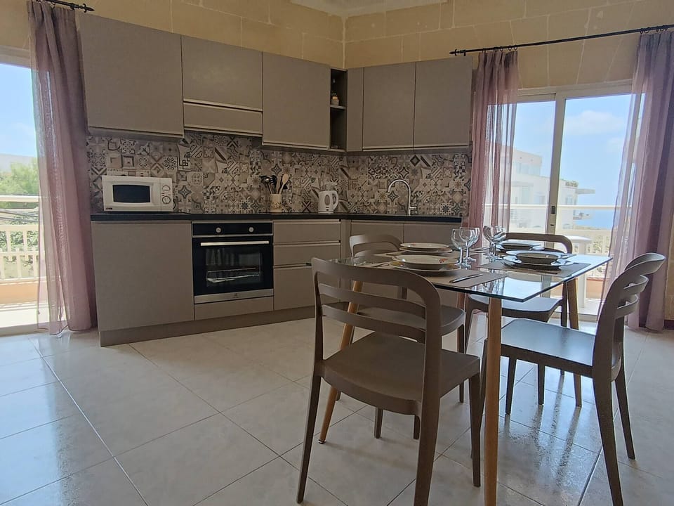 Apartment, 2 Bedrooms, Patio, Ocean View | Interior