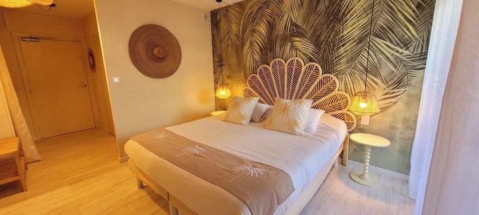 Classic Double Room | In-room safe, desk, soundproofing, free WiFi