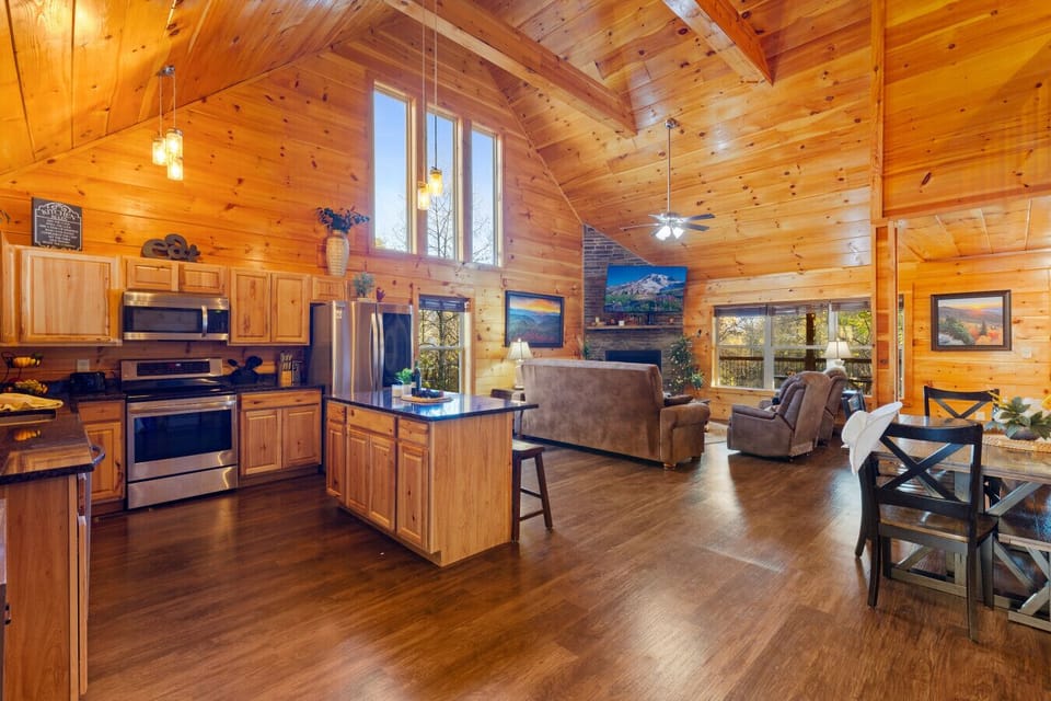 Fully equipped kitchen, perfect for any meal or snack.