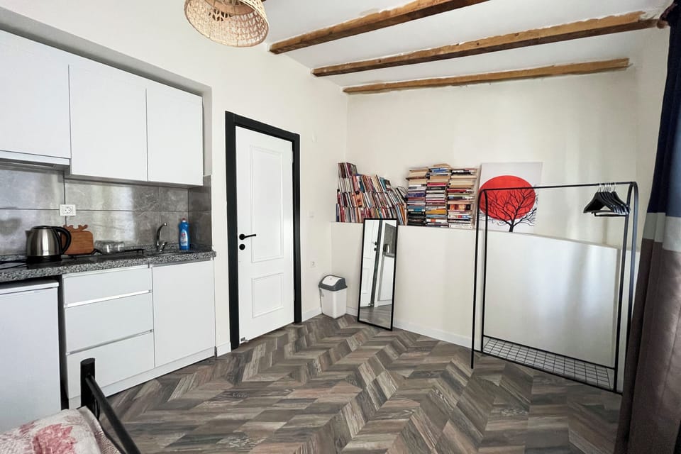 2 bedrooms, in-room safe, blackout drapes, iron/ironing board