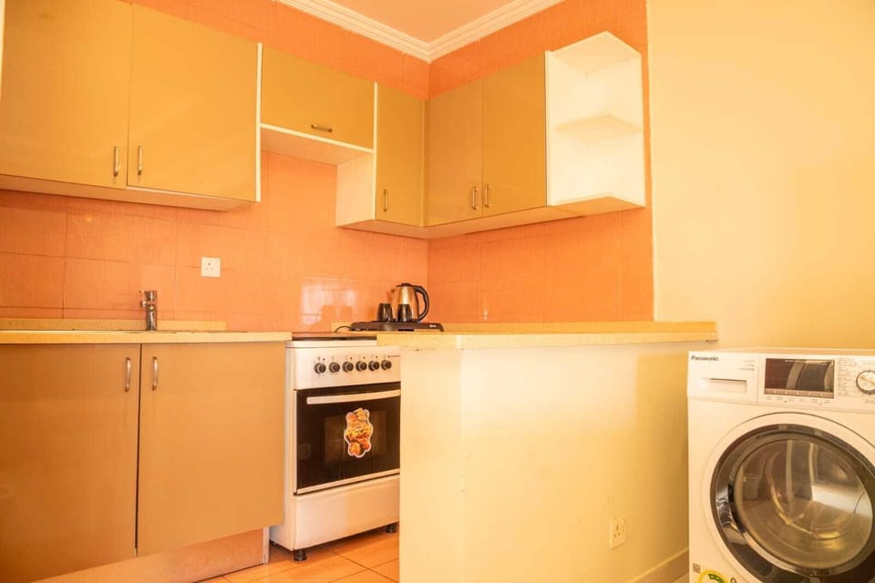 Suite, Kitchenette, Partial Sea View | Private kitchen | Mini-fridge, stovetop