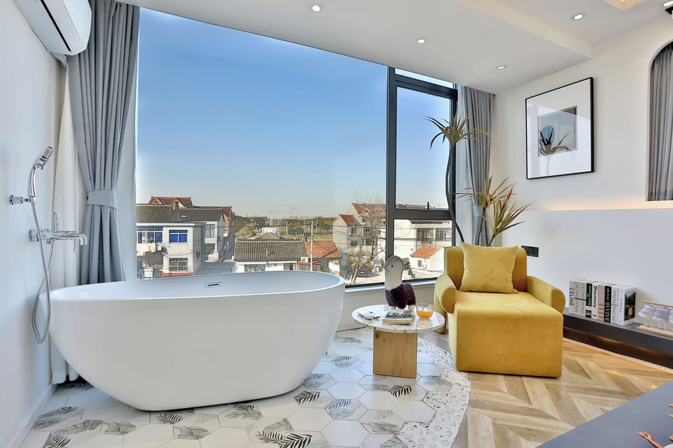 Elite Double Room | Down comforters, individually decorated, desk, laptop workspace