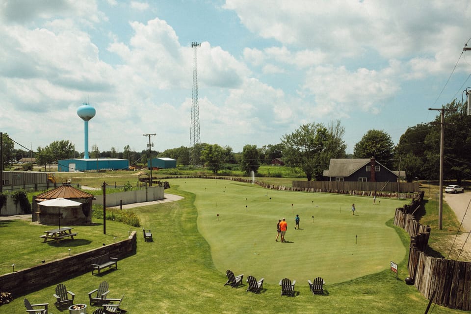 Play The 18 Hole Putting Green