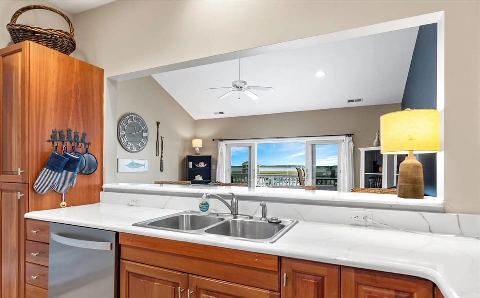 Kitchen with a view! 