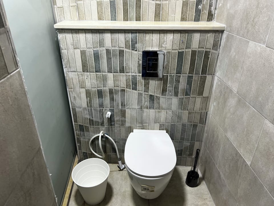 Shower, towels, soap, shampoo