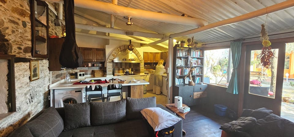 Comfort Cottage, Courtyard View | Private kitchen | Full-size fridge, stovetop, dishwasher, rice cooker