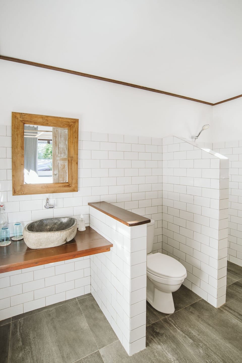 Deluxe Double Room, Ocean View | Bathroom | Shower, free toiletries, hair dryer (on request), bidet